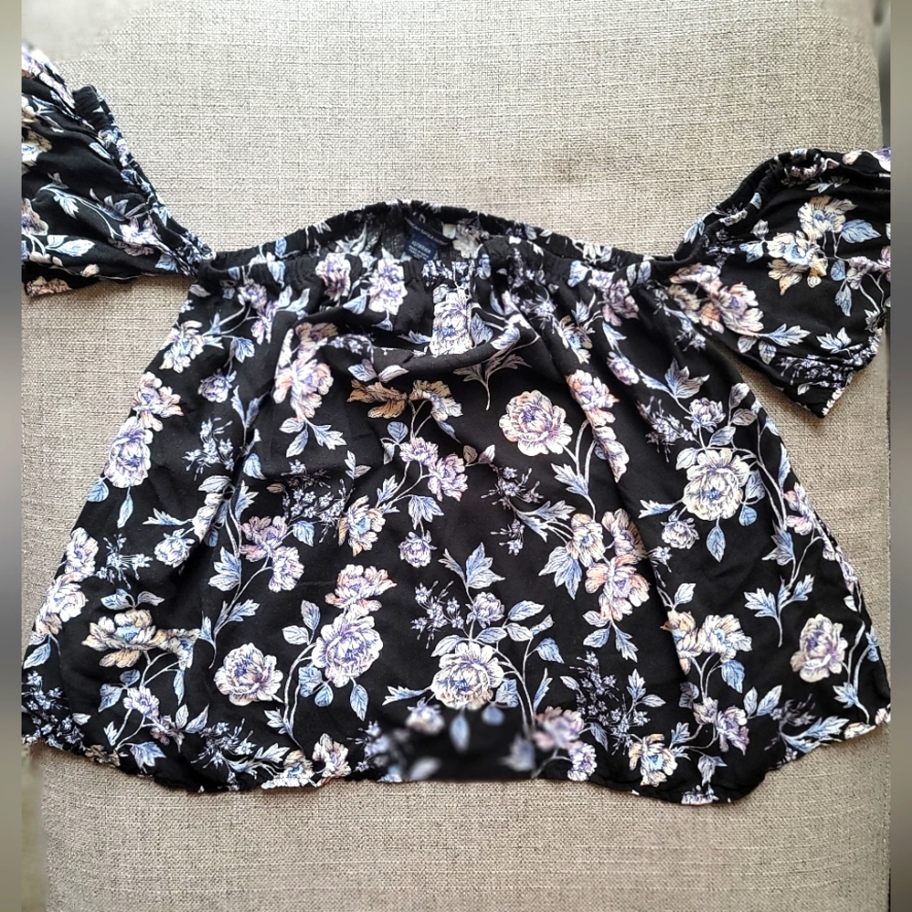 American Eagle Floral Women's XS Top